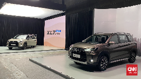 Suzuki XL7 mengalami perubahan pada eksteriornya mulai dari bagian depan, samping, belakang dan peleknya.