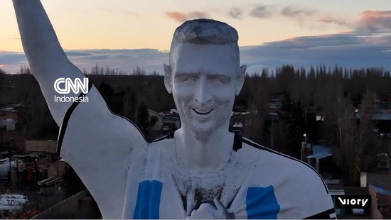 Penampakan Patung Raksasa Messi Setinggi 26 Meter di Argentina