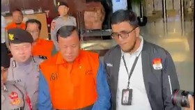 thumbnail video bupati kuangsing dan sekda ditahan
