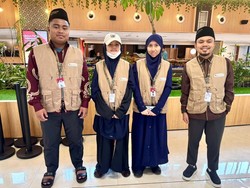 Andre Rosiade Berangkatkan 3 Hafiz dan Guru SMAN 1 Padang Tunaikan Umrah