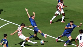 Soccer Football - FIFA World Cup 2026 - Round of 32 - United States v Bosnia and Herzegovina - San Francisco Bay Area Stadium, Santa Clara, California, U.S. - July 1, 2026 Christian Pulisic of the U.S. shoots at goal REUTERS/Pedro Nunes