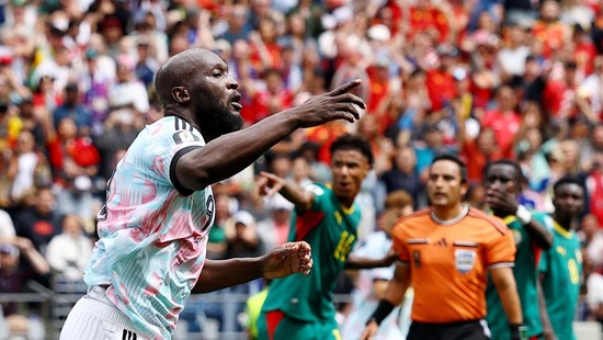 Soccer Football - FIFA World Cup 2026 - Round of 32 - Belgium v Senegal - Seattle Stadium, Seattle, Washington, U.S. - July 1, 2026 Belgium's Romelu Lukaku scores their first goal past Senegal's Mory Diaw REUTERS/Lee Smith