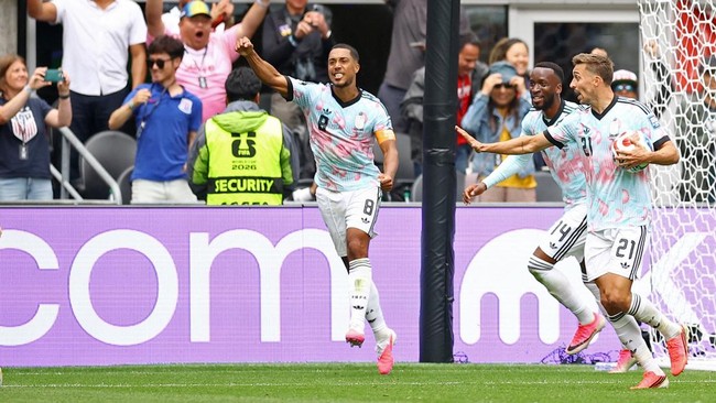 Soccer Football - FIFA World Cup 2026 - Round of 32 - Belgium v Senegal - Seattle Stadium, Seattle, Washington, U.S. - July 1, 2026 Belgium's Youri Tielemans scores their second goal past Senegal's Mory Diaw IMAGN IMAGES via Reuters/Troy Wayrynen    