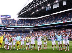 Soccer Football - FIFA World Cup 2026 - Round of 32 - Belgium v Senegal - Seattle Stadium, Seattle, Washington, U.S. - July 1, 2026  Belgium players celebrate after the match as Belgium qualify for the Round of 16 stage of the World Cup IMAGN IMAGES
