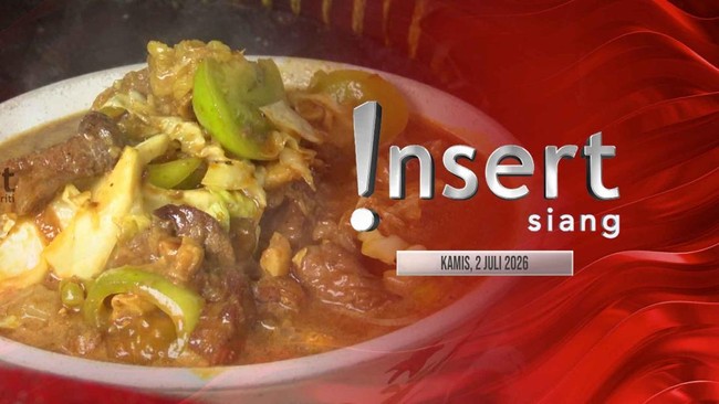 Insert Siang: Claudia Andhara Kalap Cobain Tongseng-Ayam Cabe Ijo di Kemang