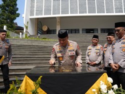 Wakapolri Resmikan Revitalisasi Masjid Panggilan Sujud di Lemdiklat Polri