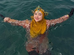 Ria Ricis Bikin Kolam Renang Sedalam 5 Meter, Bisa Lompat dari Lantai Dua