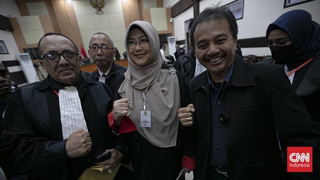 Terdakwa kasus dugaan penyebaran informasi bohong dan pencemaran nama baik terkait tudingan ijazah Presiden ke-7 RI Joko Widodo.