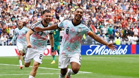 Soccer Football - FIFA World Cup 2026 - Round of 32 - Belgium v Senegal - Seattle Stadium, Seattle, Washington, U.S. - July 1, 2026 Belgium's Youri Tielemans celebrates scoring their third goal with Nicolas Raskin REUTERS/Agustin Marcarian
