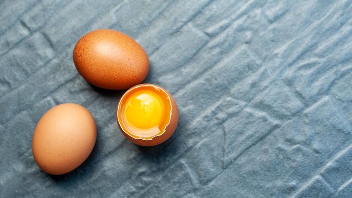 5 Makanan yang Bisa Membantu Mengurangi Rambut Rontok, Sudah Coba?