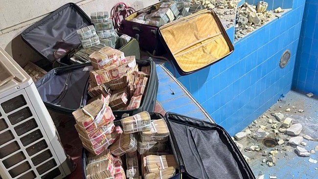 Rumah Wamen Digerebek, Uang Tunai Rp 251 M Ditemukan dalam Dinding