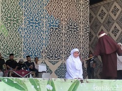 Pasangan di Aceh Dicambuk 21 Kali karena Mesum saat Live TikTok