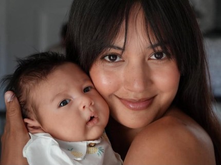 5 Potret Terbaru Baby Thomas Anak Aurelie Moeremans yang Lahir di AS