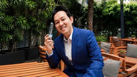 Dr. David Lee Thompson: Dari Dunia Teknologi ke Industri Skincare
