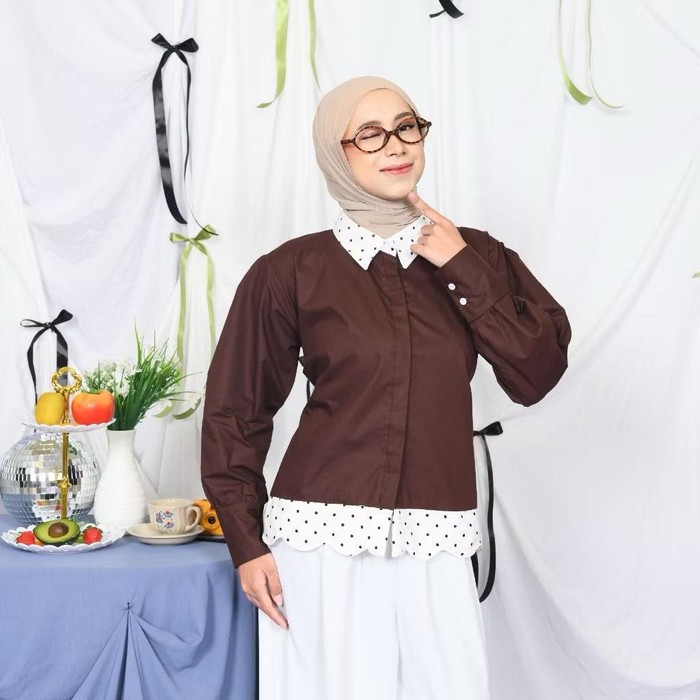 Atasan motif polkadot yang gemas