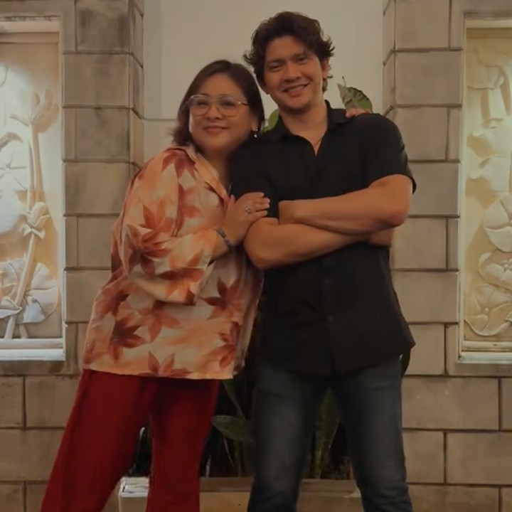 <p>Kabar kehamilan ketiga ini menjadi kado ulang tahun pernikahan Audy dan sang suami Iko Uwais. Pada 25 Juni 2026, Audy dan Iko merayakan ulang tahun pernikahan yang ke-14. "Kado 14 th <em>wedding anniversary</em> terindah..<em>Alhamdulillah</em> ya ALLAH mohon doanya ya semua," kata Audy. (Foto: Instagram @audyitem)</p>