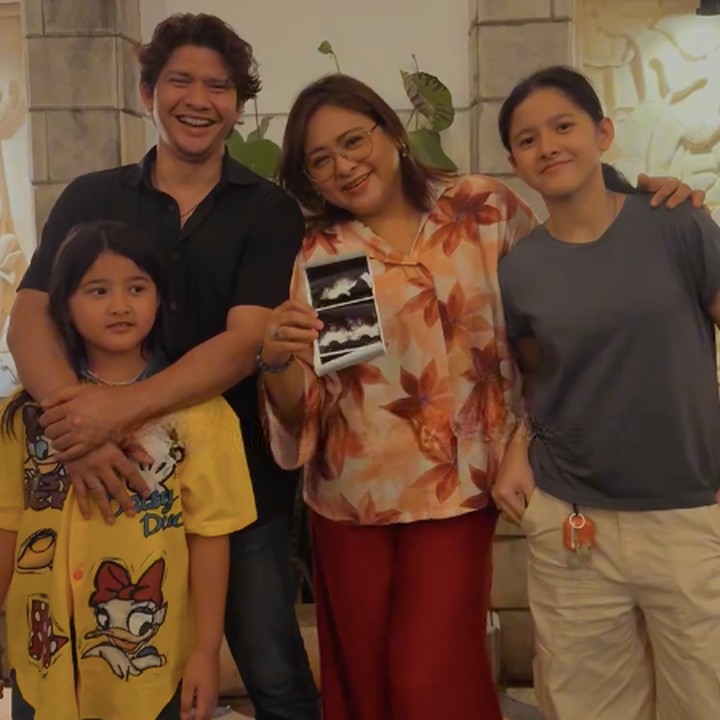 <p>Meski sudah mengumumkan kabar kehamilannya, Audy masih merahasiakan detail terkait usia kandungannya. Namun, dari video yang diunggahnya, <em>baby bump</em> kehamilan dari pelantun lagu <em>Menangis Semalam</em> ini belum terlihat jelas. (Foto: Instagram @audyitem)</p>