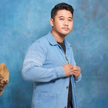 Kisah Baas Saputra, Selebgram yang Sukses Ubah Buku Tahunan Jadi Lebih Canggih
