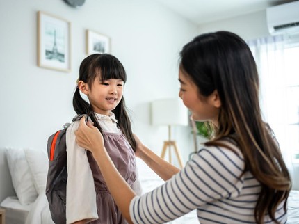 Bukan Cuma Ukuran, Ini Hal Penting yang Perlu Diperhatikan Orang Tua saat Pilih Baju Anak