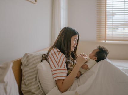 Kapan Bayi Mulai Bisa Mengenali Wajah Seseorang yang Familiar?