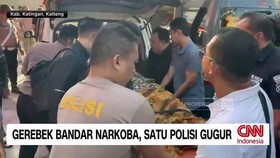 Seorang anggota polisi gugur saat melakukan penggerebekan terhadap bandar narkoba di Kabupaten Katingan, Kalimantan Tengah. Korban meninggal dunia setelah mengalami luka bacok akibat dianiaya oleh keluarga bandar narkoba saat proses penindakan berlan