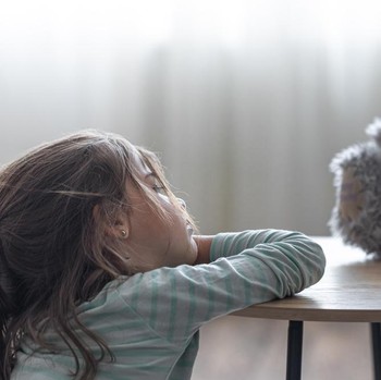 5 Kalimat yang Bisa Melukai Hati Anak, Orang Tua Perlu Lebih Hati-Hati!