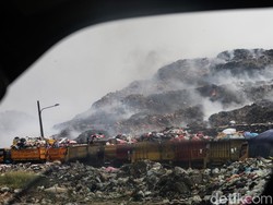Video:  Belum Padam! Penampakan TPA Jatiwaringin di Hari Ke-4 Kebakaran
