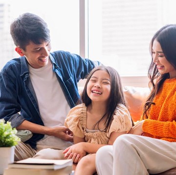 5 Kebiasaan Orang Tua yang Bikin Anak Jadi Baik Hati