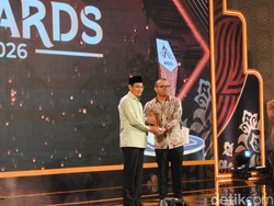 Wabup HM Nursiah Raih Penghargaan atas Upaya Tekan Kemiskinan Ekstrem