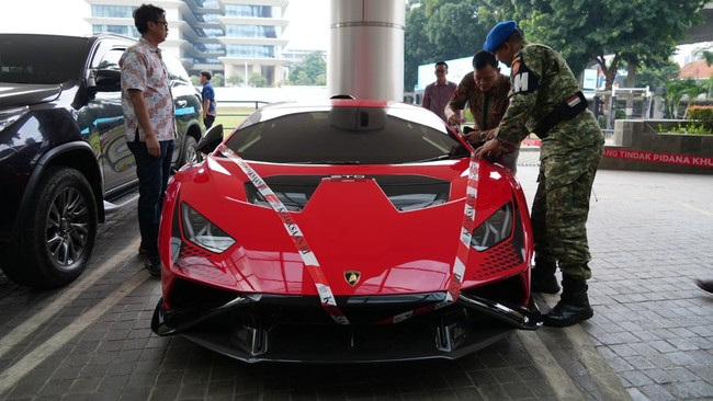Penampakan Lamborghini Huracan di Deret Mobil TSK Kasus PT QSS, Disita