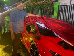 Penampakan Lamborghini Bos Tambang Tersangka Kejagung Saat Ditemukan di Gang