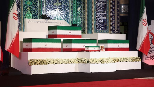 Kemlu Buka Suara soal Wakil RI di Penghormatan Terakhir Khamenei