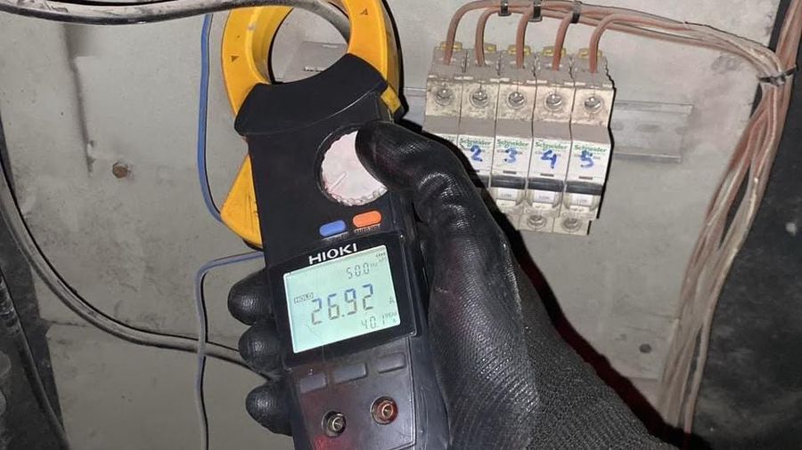 PLN membongkar adanya dugaan pencurian listrik dari penambang mata uang digital di Tambun Selatan, Bekasi. (Dok .PT PLN (Persero))