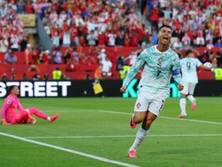 Soccer Football - FIFA World Cup 2026 - Round of 32 - Portugal v Croatia - Toronto Stadium, Toronto, Canada - July 2, 2026 Portugal's Cristiano Ronaldo celebrates scoring their first goal REUTERS/Mike Segar