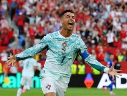 Soccer Football - FIFA World Cup 2026 - Round of 32 - Portugal v Croatia - Toronto Stadium, Toronto, Canada - July 2, 2026 Portugal's Cristiano Ronaldo celebrates scoring their first goal REUTERS/Mike Segar