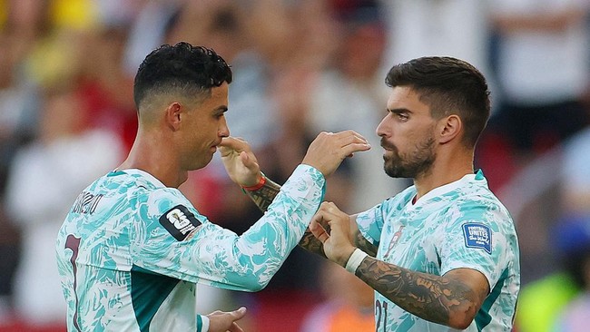 Soccer Football - FIFA World Cup 2026 - Round of 32 - Portugal v Croatia - Toronto Stadium, Toronto, Canada - July 2, 2026 Portugal's Ruben Neves comes on as a substitute to replace Cristiano Ronaldo REUTERS/Mike Segar