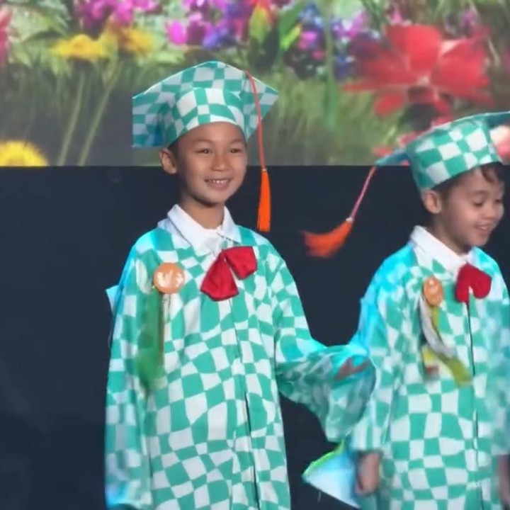 <p>Kabar bahagia tengah menyelimuti artis Paula Verhoeven. Putra sulungnya, Kiano Tiger Wong, baru saja menyelesaikan pendidikannya dari jenjang Taman Kanak-kanak (TK) di Skole Friends. Momen tersebut pun dibagikan Paula melalui unggahan di akun Instagram pribadinya. (Foto: Instagram @paula_verhoeven)</p>