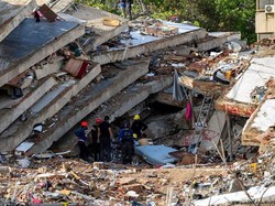 Presiden Venezuela Bantah Lambat Tangani Gempa