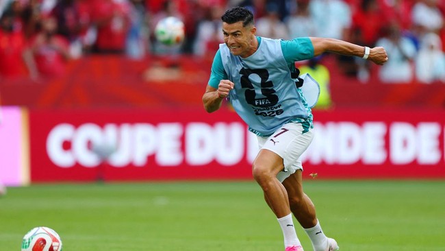 Soccer Football - FIFA World Cup 2026 - Round of 32 - Portugal v Croatia - Toronto Stadium, Toronto, Canada - July 2, 2026 Portugal's Cristiano Ronaldo during the warm up before the match REUTERS/Mike Segar