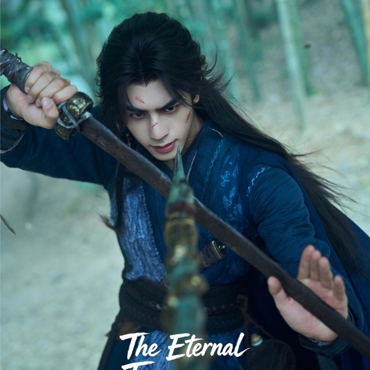 <p>Tak hanya menyuguhkan kisah romantis, drama China ini juga menampilkan banyak adegan laga yang memperlihatkan kemampuan bela diri Song Weilong. Namun, siapa sangka? Ia telah menaruh minat pada seni bela diri klasik sejak usia sembilan tahun.&nbsp;(Foto: Instagram @youkuofficial)</p>