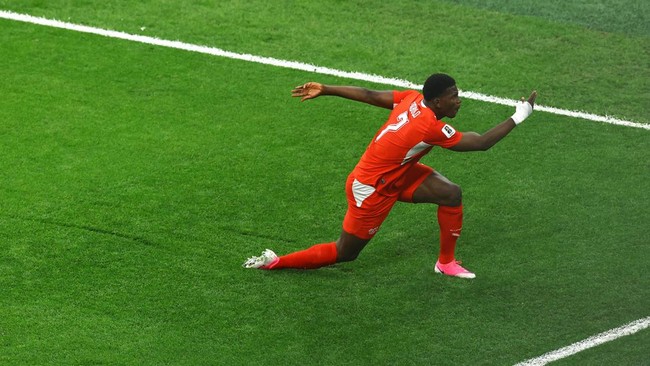 Soccer Football - FIFA World Cup 2026 - Round of 32 - Switzerland v Algeria - BC Place, Vancouver, Canada - July 2, 2026 Switzerland's Breel Embolo celebrates scoring their first goal REUTERS/Albert Gea