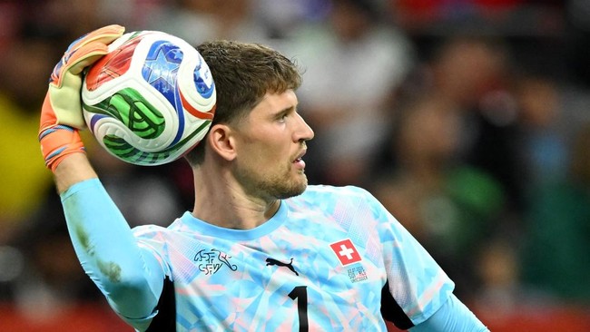 Soccer Football - FIFA World Cup 2026 - Round of 32 - Switzerland v Algeria - BC Place, Vancouver, Canada - July 2, 2026 Switzerland's Gregor Kobel during the match IMAGN IMAGES via Reuters/Anne-Marie Sorvin