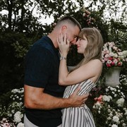 Taylor Swift dan Travis Kelce Donasi Milaran Jelang Menikah, Ini Organisasi yang Terima Bantuan