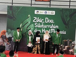 UMI Makassar Gelar Zikir-Haul di Milad ke-72, Kenang Spirit Pendiri Kampus