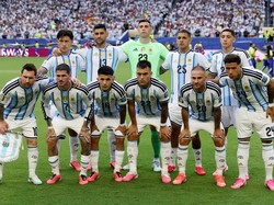 Soccer Football - FIFA World Cup 2026 - Round of 32 - Argentina v Cape Verde - Miami Stadium, Miami Gardens, Florida, U.S. - July 3, 2026 Argentina players pose for a team group photo before the match REUTERS/Paul Childs