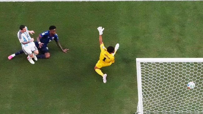 Lionel Messi membobol gawang Cape Verde pada menit ke-29, Argentina unggul 1-0.