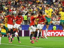 Soccer Football - FIFA World Cup 2026 - Round of 32 - Australia v Egypt - Dallas Stadium, Arlington, Texas, U.S. - July 3, 2026 Egypt's Mohamed Hany scores Australia's first with an own goal REUTERS/Kai Pfaffenbach