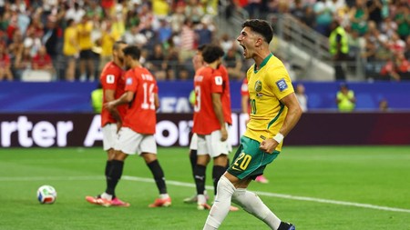 Soccer Football - FIFA World Cup 2026 - Round of 32 - Australia v Egypt - Dallas Stadium, Arlington, Texas, U.S. - July 3, 2026 Australia's Cristian Volpato celebrates their first goal, an own goal scored by Egypt's Mohamed Hany REUTERS/Kai Pfaffenba