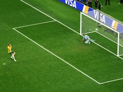 Soccer Football - FIFA World Cup 2026 - Round of 32 - Australia v Egypt - Dallas Stadium, Arlington, Texas, U.S. - July 3, 2026 Australia's Harry Souttar misses a penalty against Egypt's Mostafa Shoubir during the penalty shootout REUTERS/Issei Kato