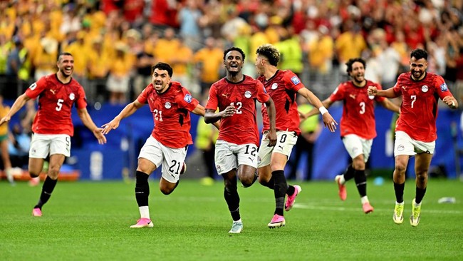 Soccer Football - FIFA World Cup 2026 - Round of 32 - Australia v Egypt - Dallas Stadium, Arlington, Texas, U.S. - July 3, 2026 Egypt players celebrate after the match as Egypt qualify for the Round of 16 stage of the World Cup IMAGN IMAGES via Reute